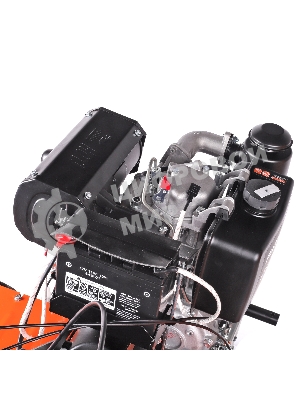 Мотоблок дизельный PATRIOT BOSTON 12DE 12 л,с; эл. Стартер: 12V; фрезы: 1350 mm; коробка передач 2 вперед+ 1 назад