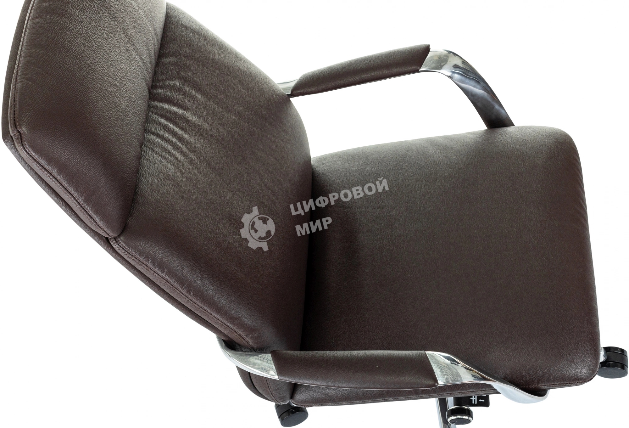 Кресло руководителя Бюрократ VEGA коричневый, кожа, крестов. алюминий