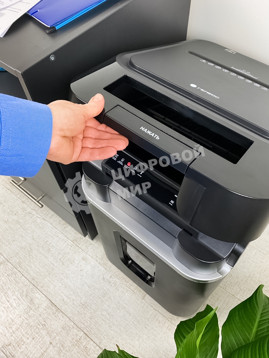 Шредер Heleos АП37-4 черный/серебристый с автоподачей (секр.P-4) фрагменты 220лист. 37лтр. скрепки скобы пл.карты