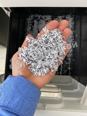 Шредер Heleos АП37-5 белый/белый с автоподачей (секр.P-5) фрагменты 220лист. 37лтр. скрепки скобы пл.карты