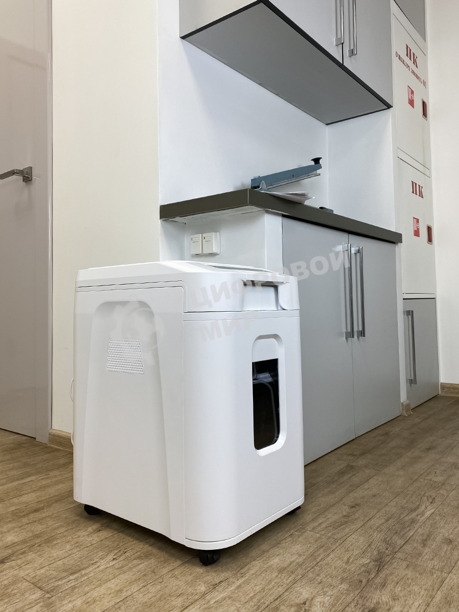 Шредер Heleos АП37-5 белый/белый с автоподачей (секр.P-5) фрагменты 220лист. 37лтр. скрепки скобы пл.карты