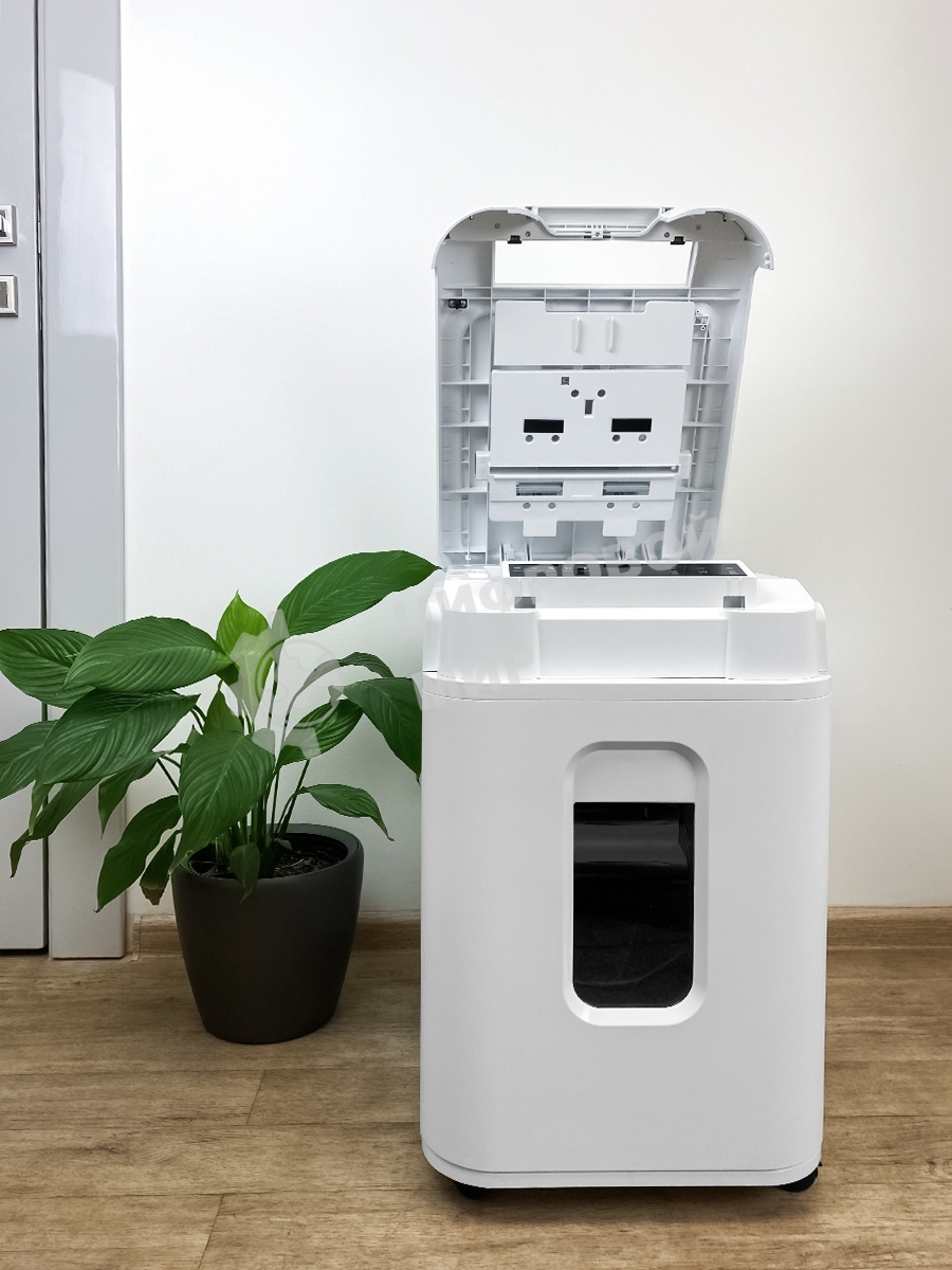 Шредер Heleos АП37-5 белый/белый с автоподачей (секр.P-5) фрагменты 220лист. 37лтр. скрепки скобы пл.карты