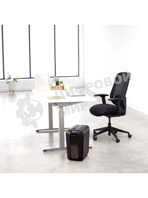Шредер Fellowes PowerShred LX65 черный (секр.P-4)/перекрестный/10лист./22лтр./скрепки/скобы/пл.карты