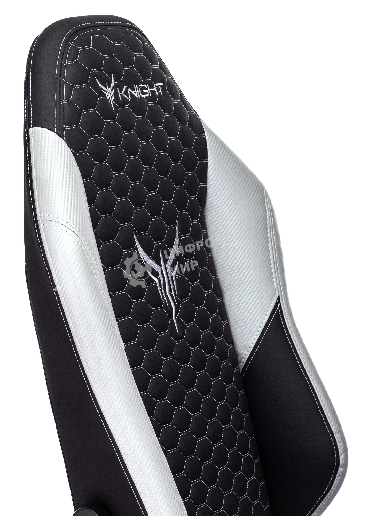 Кресло игровое Knight Neon черный/серебряный соты эко.кожа с подголов. крестовина металл