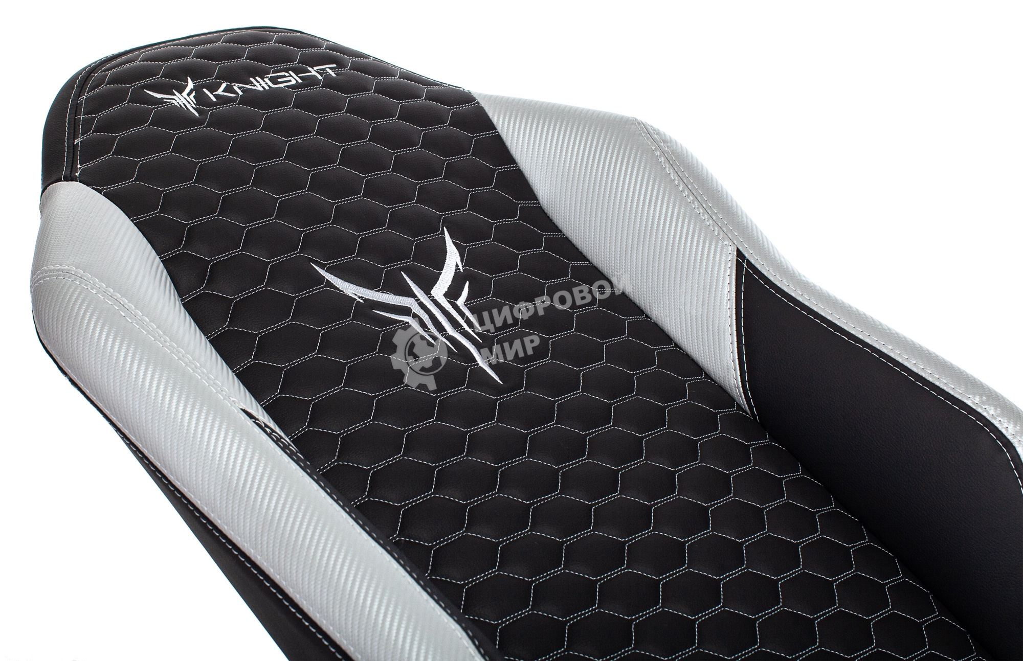 Кресло игровое Knight Neon черный/серебряный соты эко.кожа с подголов. крестовина металл