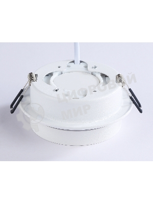 Светильник Ambrella light TN5240 WH белый GX53 D110*42