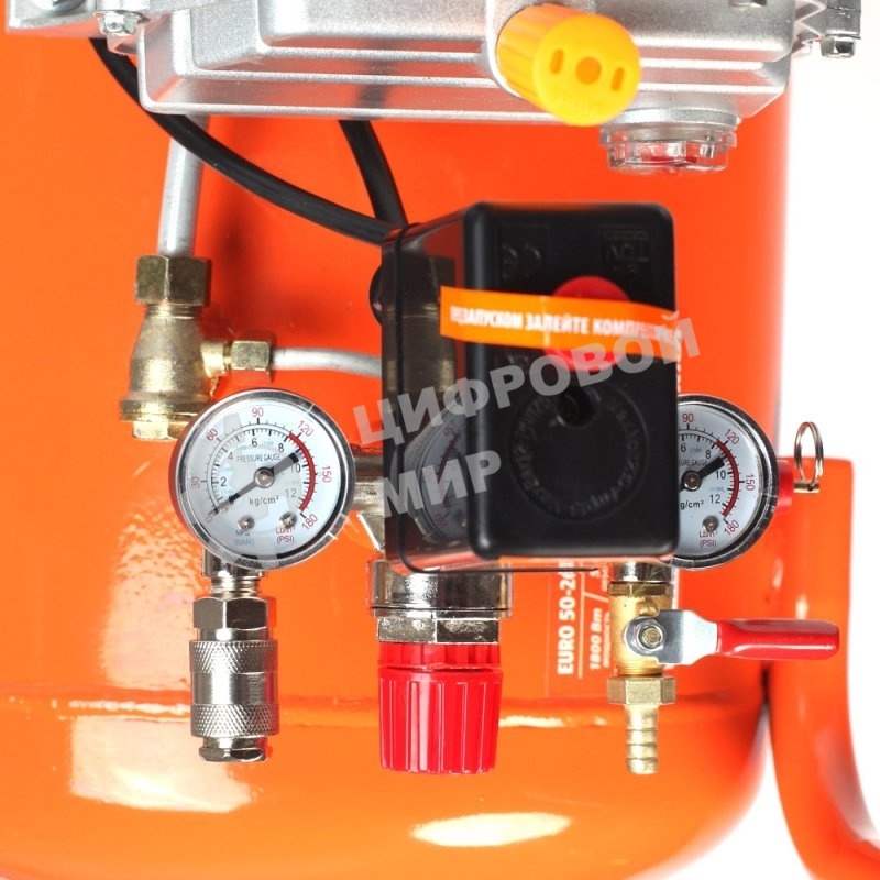 Компрессор Patriot EURO 50-260К 525306316 Мощность: 1.8 кВт; Напряжение: 230В~50Гц; Обороты двигателя: 2850 об/мин; Производительность: 260 л/мин; Объем ресивера: 50 л; Давление: 8 бар; Вес: 28,5