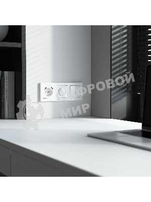 Накладка для розетки USB (белый)