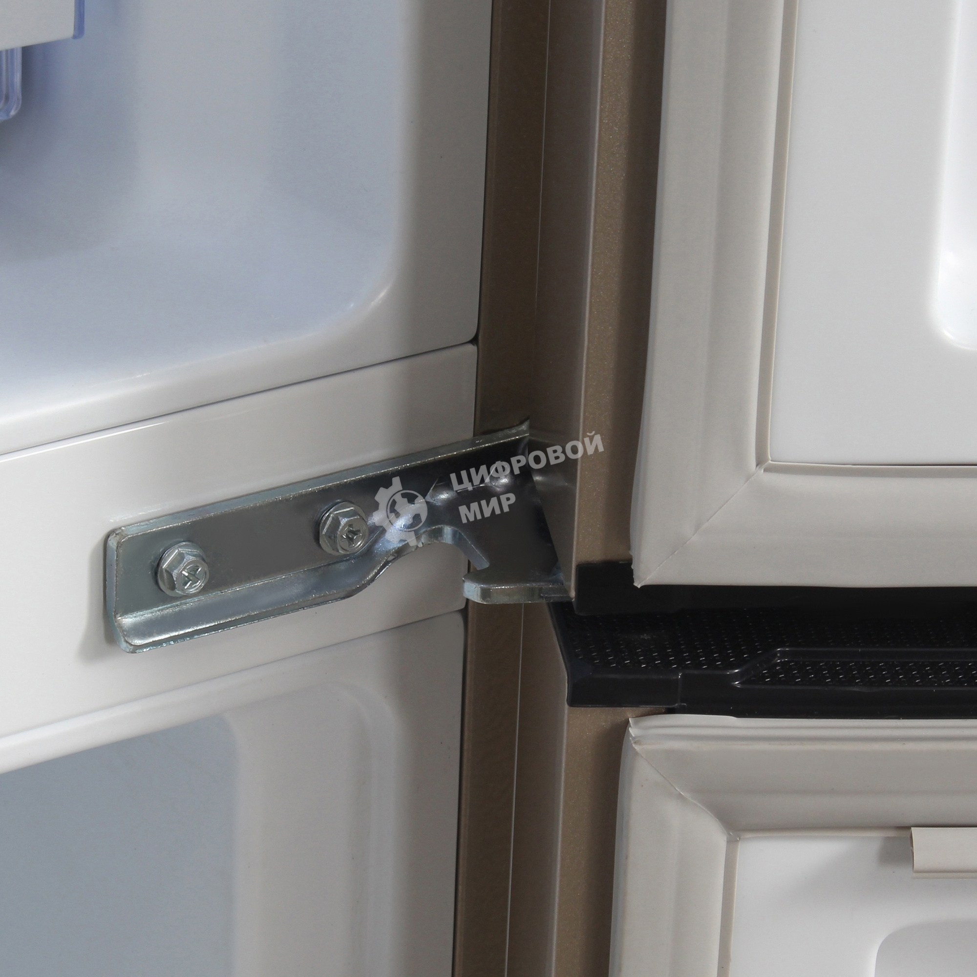 Холодильник Hyundai CS6073FV шампань трехкамерный 329/223л морозилка сбоку, No Frost, Side by Side