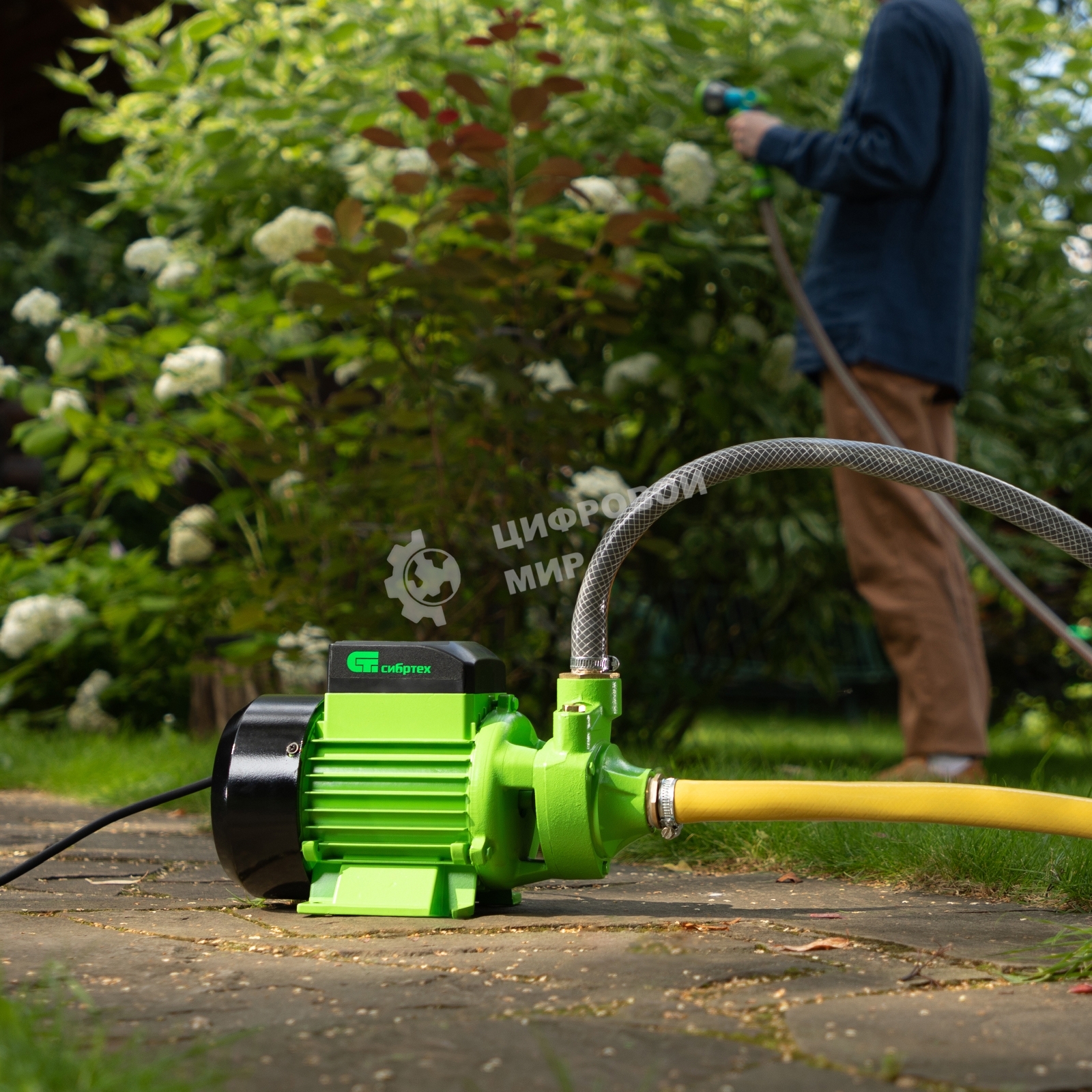 Садовый поверхностный насос Сибртех СПН700-Ч 700 Вт напор 50 м 3000 л/ч чугун