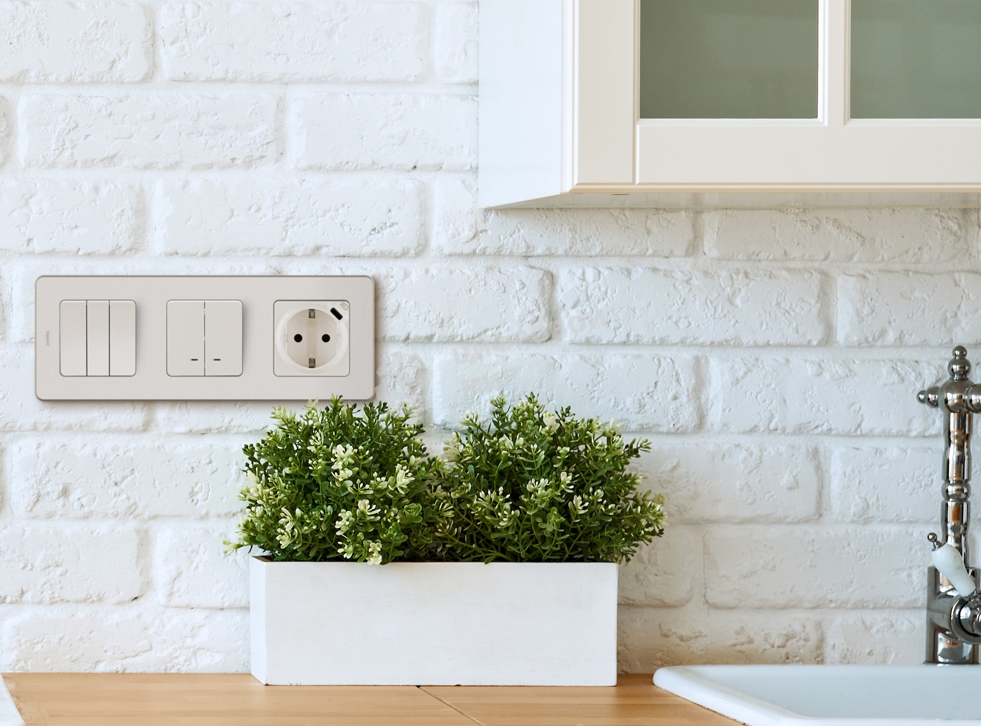 Рамка 3 поста слоновая кость Inspiria