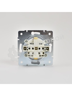 Механизм розетки 1-м СП KARINA защ. шторки с заземл. термопласт бел. LEZARD 707-0288-124B