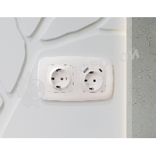 Лицевая панель OMEGA (Жемчуг) для электрической розетки с/з со шторками 2USB A+C QUANT OP2100