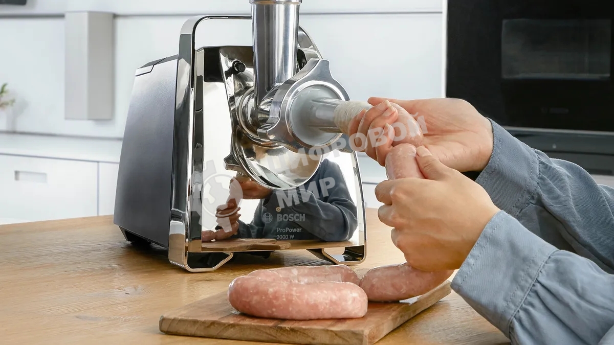 Мясорубка электрическая Bosch MFW67440 черный, 2000 Вт, 3.5 кг/мин, реверс, защита от перегрузки, насадки - 7