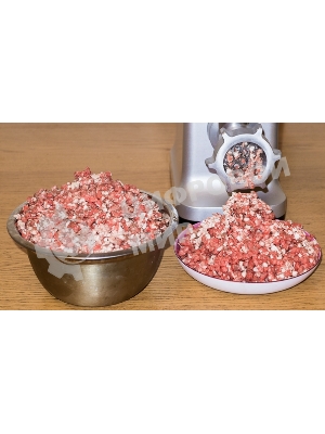 Мясорубка электрическая CASO FW 2000 серебристый, 2000 Вт, 2.5 кг/мин, реверс, защита от перегрузки, насадки - 5