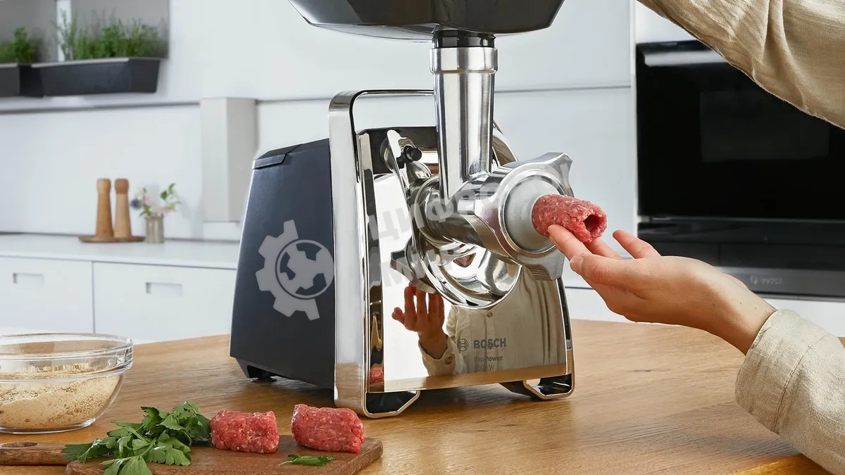 Мясорубка электрическая Bosch MFW67440 черный, 2000 Вт, 3.5 кг/мин, реверс, защита от перегрузки, насадки - 7