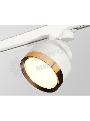 Светильник Ambrella light XT8101004 SWH/PYG белый песок/золото желтое полированное GX53 (A2524, A2105, C8101, N8124)