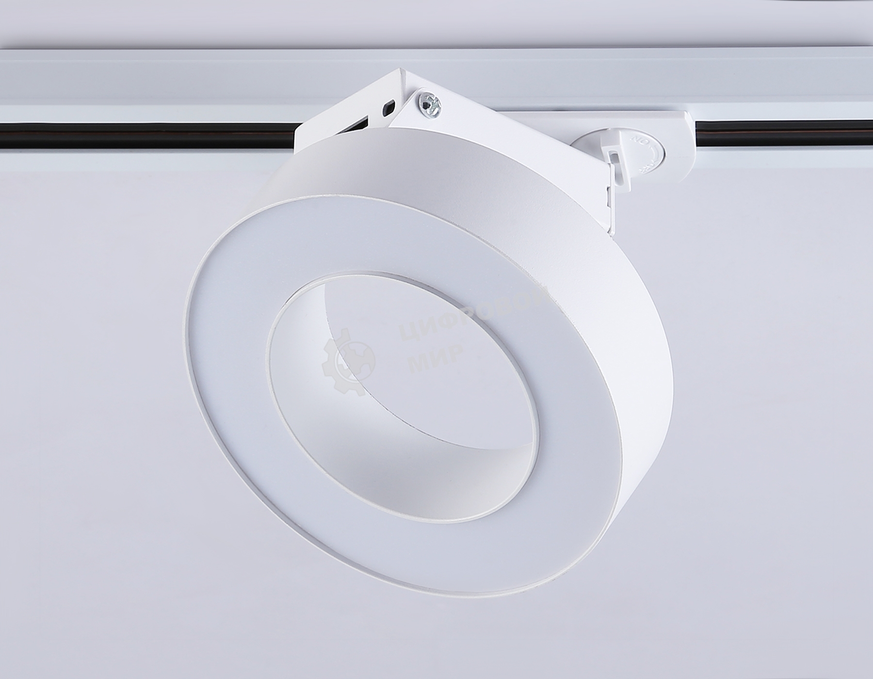 Трековый однофазный светодиодный светильник Ambrella light GL6866 WH белый LED 15W 4200K D115*80