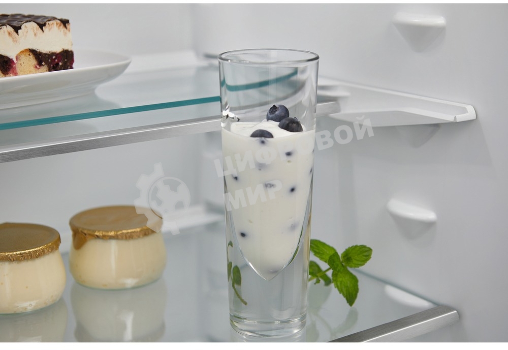 Встраиваемый холодильник Electrolux ENS6TE19S белый (двухкамерный)