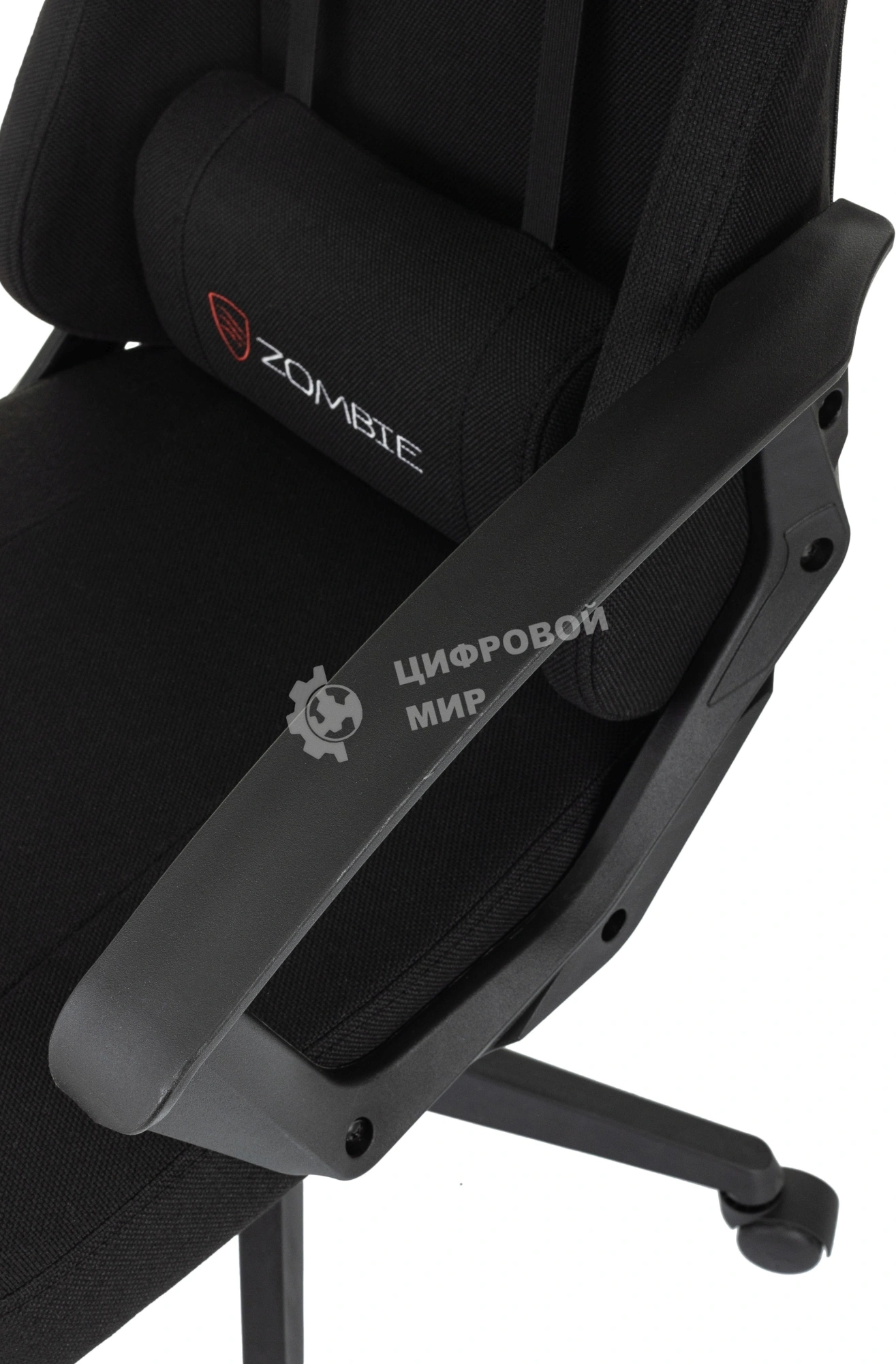 Кресло игровое Zombie Carry черный, крестов. пластик