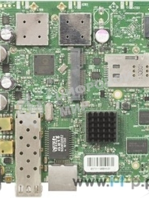 Роутер MikroTik RB922UAGS-5HPacD 922UAGS with 720MHz Atheros CPU, 128MB RAM, 1xGigabit LAN, USB, 1xSFP, miniPCIe, SIM slot, built-in 5Ghz 802.11a/c 2x2 two chain wireless, 2xMMCX connectors, RouterOS L4