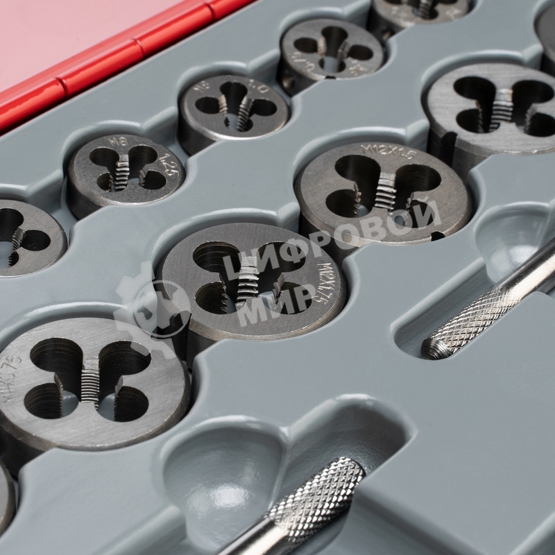 Набор метчиков и плашек Matrix М2-М18, 110 шт. метал. кейс