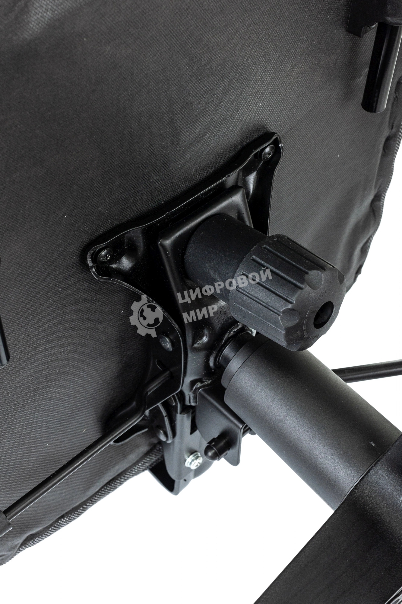 Кресло руководителя Бюрократ CH-868MSG-BF 3C1 серый, крестов. пластик, подст. для ног, пластик черный