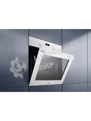 Встраиваемый духовой шкаф Electrolux EOF5F50BV, Электрический духовой шкаф с конвекцией, приготовление на пару, объем 65 л, 8 режимов, очистка каталитическая, 2 стекла в дверце, направляющие проволочные + телескопические (1 уровень)белый
