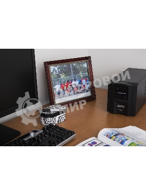 Источник бесперебойного питания APC Smart-UPS SMT750IC/750 ВА/500 Вт/6xIEC 320 C13 (компьютерный)