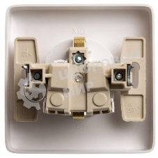 Розетка 1-м СП Хит 16А 250 В защ. шторки с заземл. бел. SchE RS16-136-B