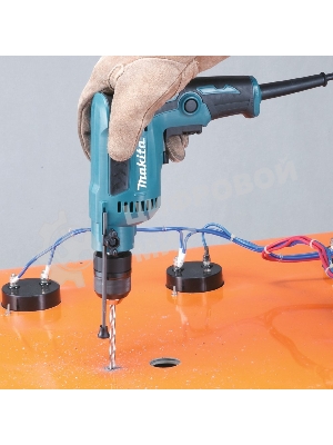 Дрель-шуруповерт Makita DP2011 370 Вт, 28 Нм, щеточный