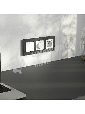 Розетка с заземлением, шторками и USB тип A+C (белый матовый)