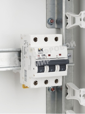 Выключатель автоматический 3п C 25А M06N ARMAT IEK AR-M06N-3-C025