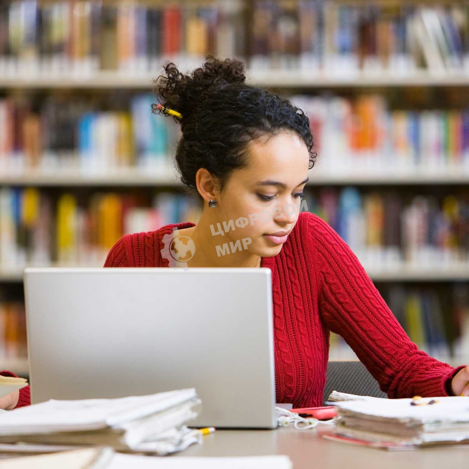 Мышь беспроводная Logitech M330 SILENT PLUS черный, 1000 dpi, радиоканал, USB, кнопки - 3