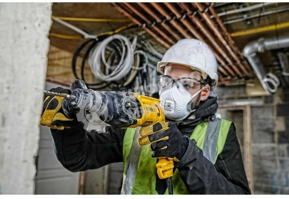 Перфоратор DeWalt D25033-QS патрон:SDS-plus уд.:2Дж 710Вт