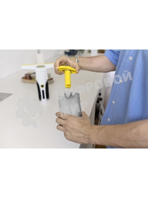 Мойщик окон Karcher WV 2 Universal Care шир.скреб.:280мм пит.:от аккум. белый/желтый