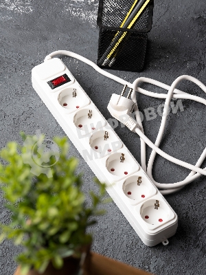 Сетевой фильтр EKF UFP10-375-6-03 6x3 м 10А/2,2 кВт с выкл. c/з ПВС 3х0,75 Блокбастер EKF PROxima