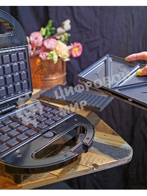 Мультипекарь Starwind SSM2301 750Вт черный