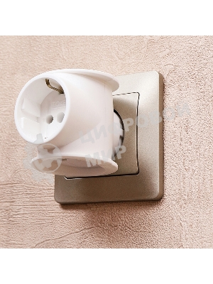 Тройник электрический Rexant универсальный 16 А одно гнездо с заземлением белый