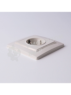 Розетка с заземлением (слоновая кость)