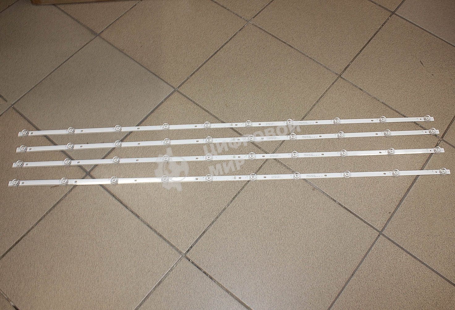 Светодиодная подсветка JL.D550A1330-006BS-M_V01 (комплект 4шт)