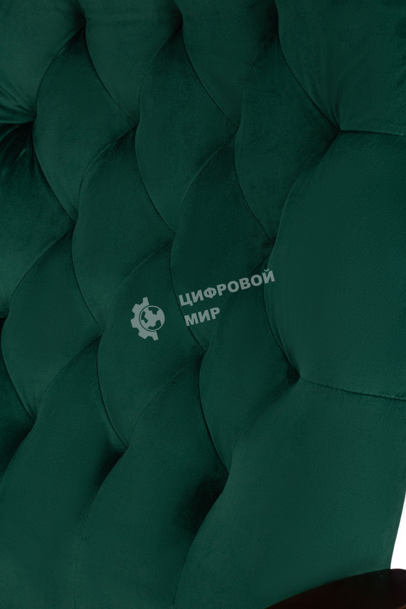 Кресло руководителя Бюрократ T-9928WALNUT Fabric Italia Green зеленый, крестов. металл/дерево