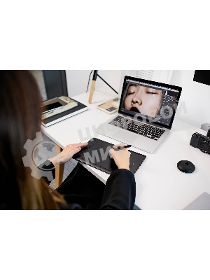 Графический планшет Wacom Intuos Pro S (EN DE RU SV PL)