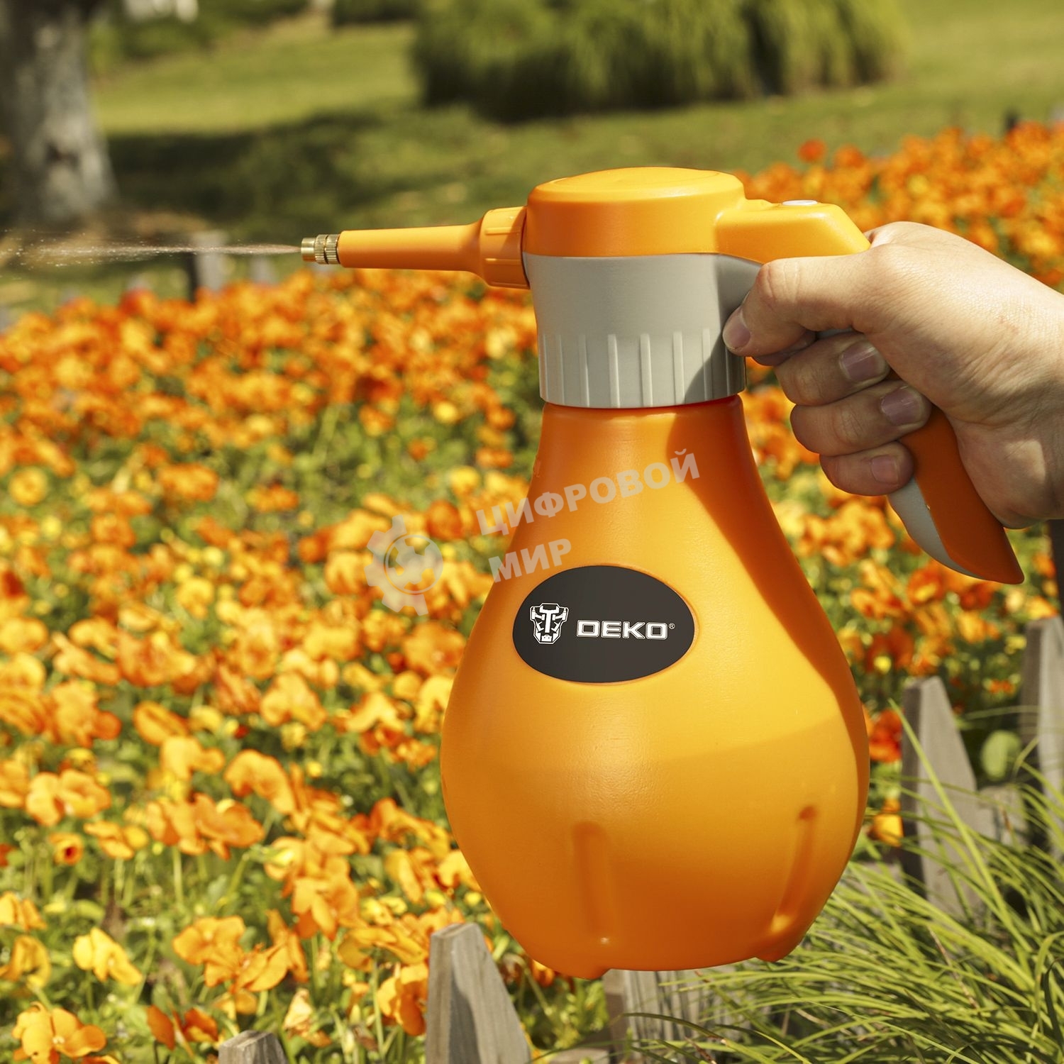 Опрыскиватель Deko DKSP14 аккум. 2л оранжевый/серый (065-0952)