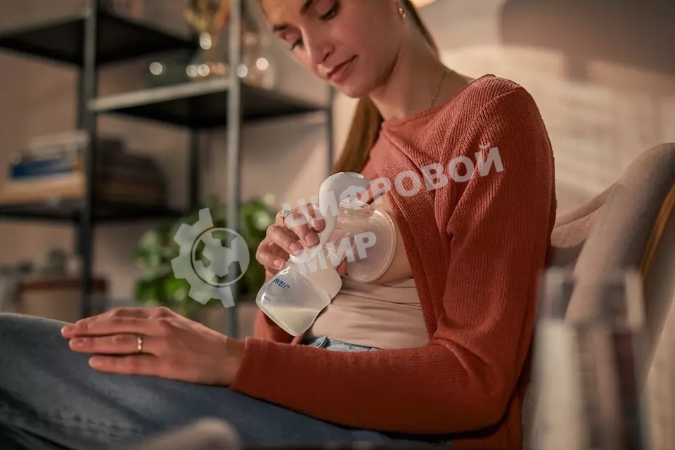 Молокоотсос ручной Philips SCF430/13, вес 0.3 кг, технология Natural Motion, мягкая насадка с адаптивной формой, 3 контейнера для 180 мл. для хранения молока в комплекте