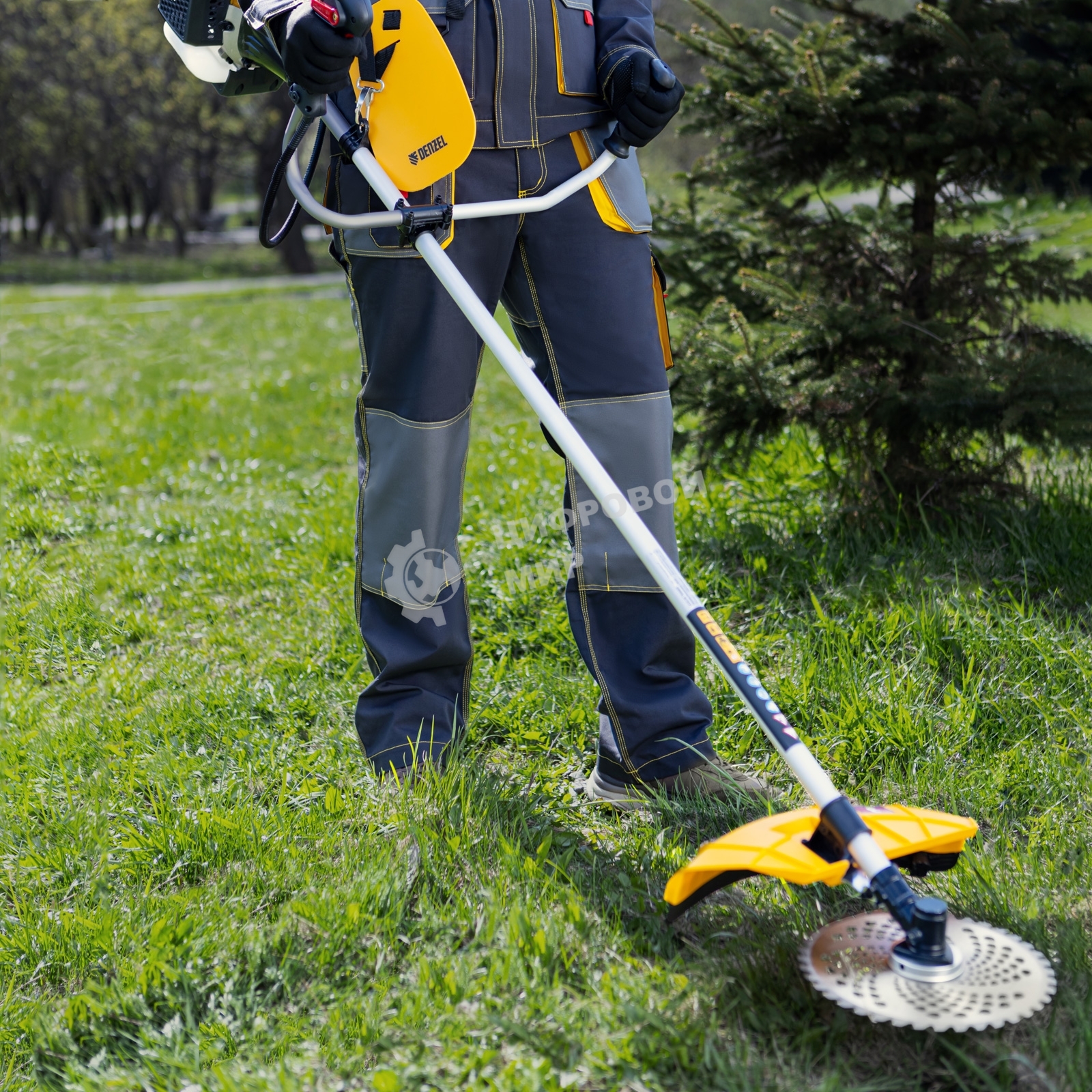 Триммер бензиновый Denzel DGT-520, 52см3, 3 л.с., неразъемная штанга, состоит из 2 частей