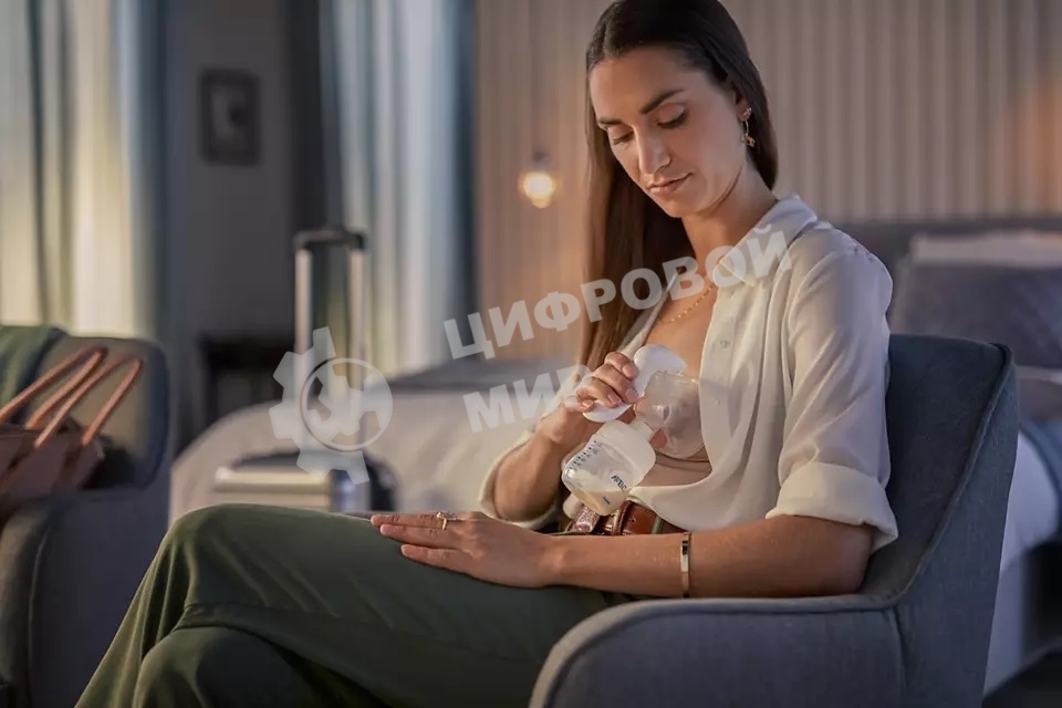 Молокоотсос ручной Philips SCF430/13, вес 0.3 кг, технология Natural Motion, мягкая насадка с адаптивной формой, 3 контейнера для 180 мл. для хранения молока в комплекте