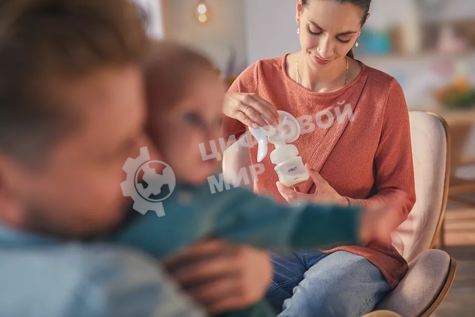 Молокоотсос ручной Philips SCF430/13, вес 0.3 кг, технология Natural Motion, мягкая насадка с адаптивной формой, 3 контейнера для 180 мл. для хранения молока в комплекте