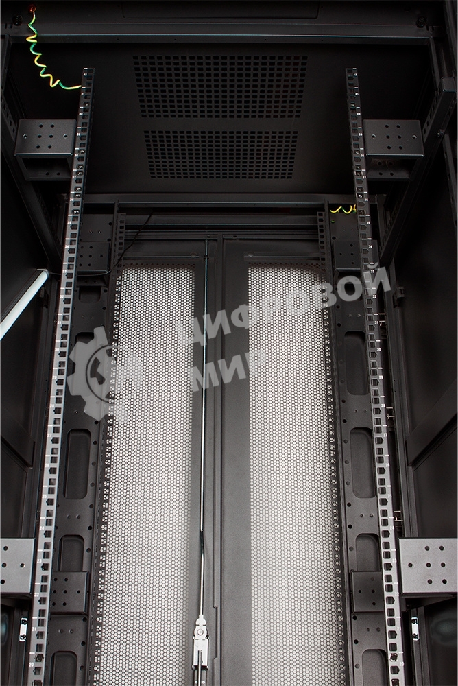 Шкаф серверный Lanmaster Business (TWT-CBB-47U-8X12-P1) напольный 47U 800x1200мм пер.дв.перфор. задн.дв.перфор.2-хст. 2 бок.пан. 800кг черный