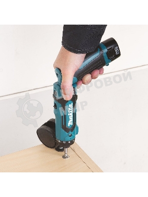 Отвертка аккумуляторная Makita DF012DSE